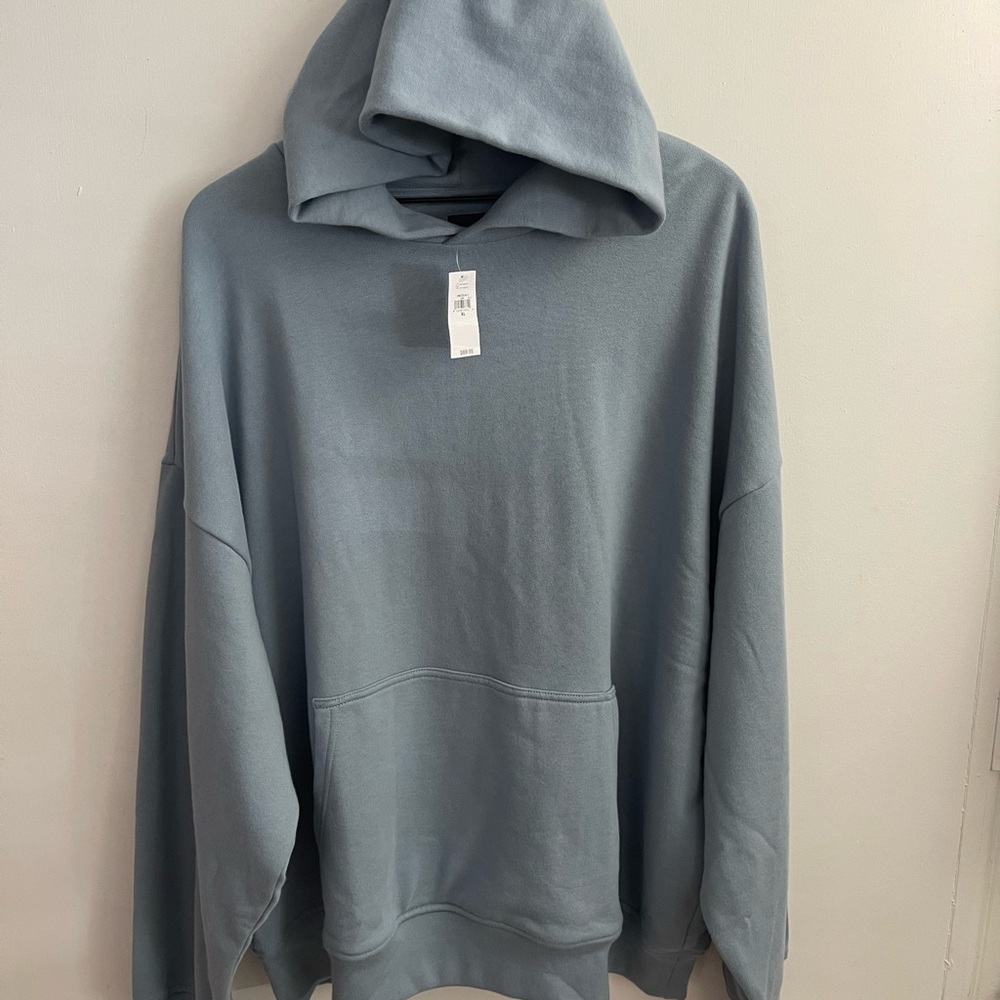 🛑SOLD!🥳 Gap light Blue heavyweight style Sweatshirt hoodie. Size XL